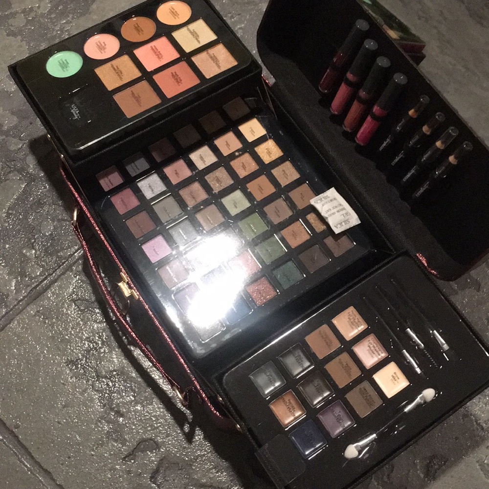 Makeup! - Picture 2 of 5